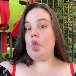 Meet your Posher, Lily